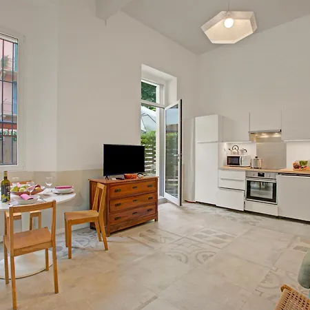 & Relax With Terrace - Happy Apartment Alassio
