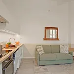 & Relax - Private Parking - Happy דירה
