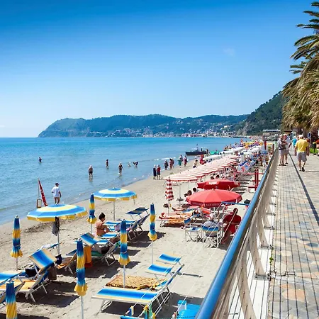 Apartment & Relax With Terrace - Happy Alassio