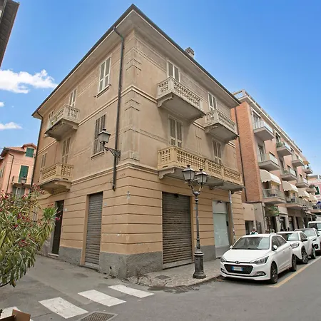 Apartment & Relax - Private Parking And Veranda - Happy Alassio