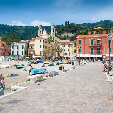 & Relax - Private Parking And Veranda - Happy Apartment Alassio