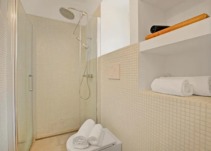 & Relax With Terrace - Happy Apartment Alassio